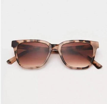 The Small Square – Fashionable Women's Ready-Made Sunglasses