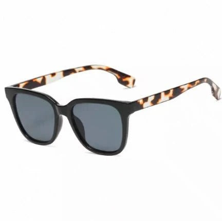 The Small Square – Fashionable Women's Ready-Made Sunglasses